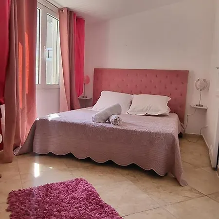 Villa Petra Bianca A 10mn A Pied Du Port De Piscine Chauffee Privee 6 5 Sdb 12 Pers Bonifacio (Corsica)