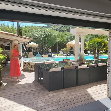 Petra Bianca A 10mn A Pied Du Port De Piscine Chauffee Privee 6 5 Sdb 12 Pers Villa Bonifacio (Corsica)