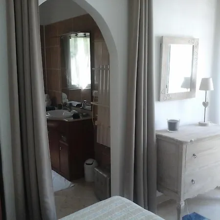Petra Bianca A 10mn A Pied Du Port De Piscine Chauffee Privee 6 5 Sdb 12 Pers Bonifacio (Corsica)