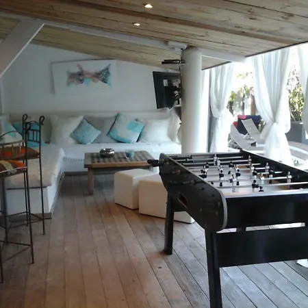Petra Bianca A 10mn A Pied Du Port De Piscine Chauffee Privee 6 5 Sdb 12 Pers Bonifacio (Corsica)
