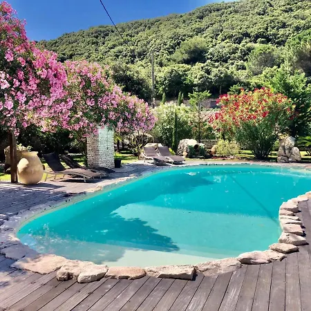 Villa Petra Bianca A 10mn A Pied Du Port De Piscine Chauffee Privee 6 5 Sdb 12 Pers Bonifacio (Corsica)